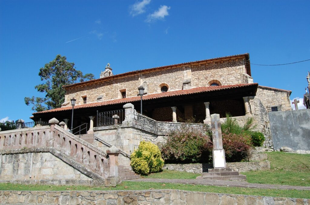 Iglesia de San Esteban en Pumalverde (Udías)