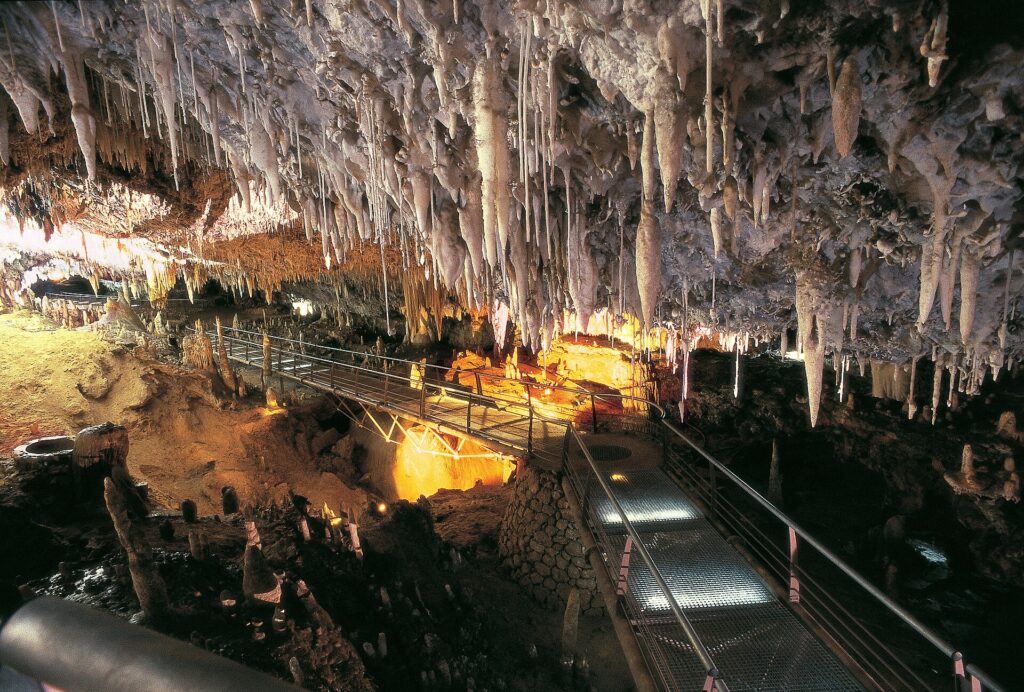 Sala principal de la cueva El Soplao